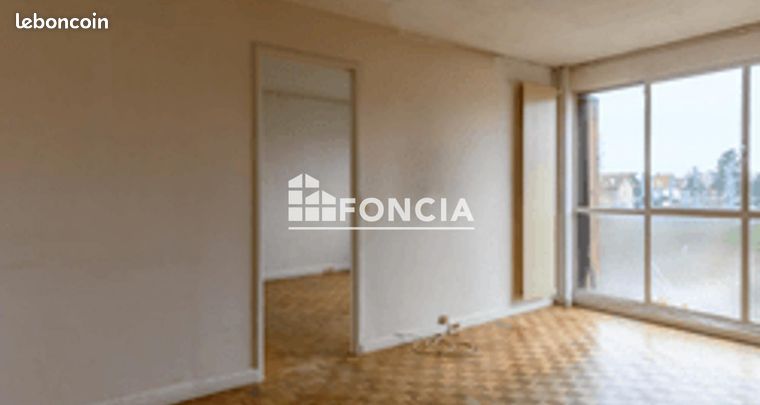 https://img.leboncoin.fr/api/v1/lbcpb1/images/53/de/30/53de308f8942a3368d034a5ed17a119fae22f5cf.jpg?rule=ad-image