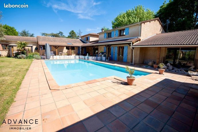 Maison 12 pièces 395 m²