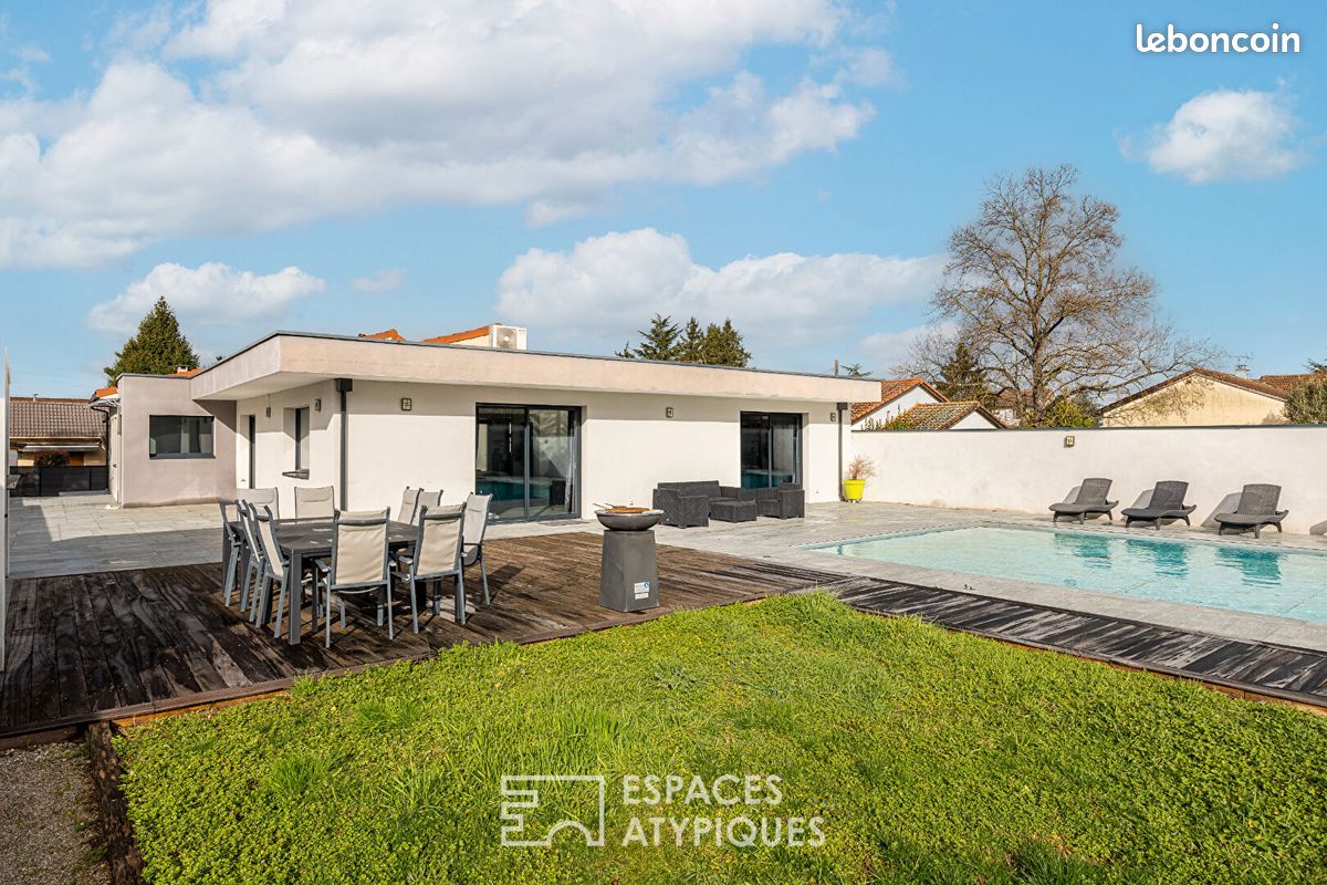 Maison 7 pièces 262 m² · à Saint-Priest · 262 m² · 749 000 €