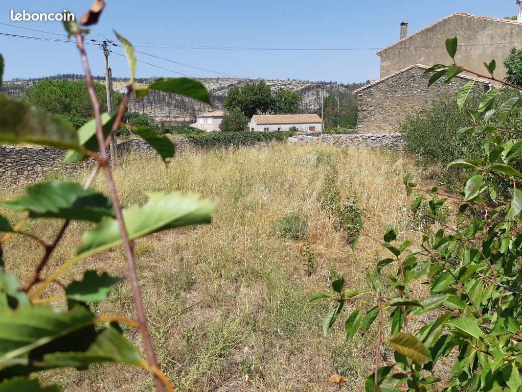 Terrain constructible · à Coustouge · 23 000 €