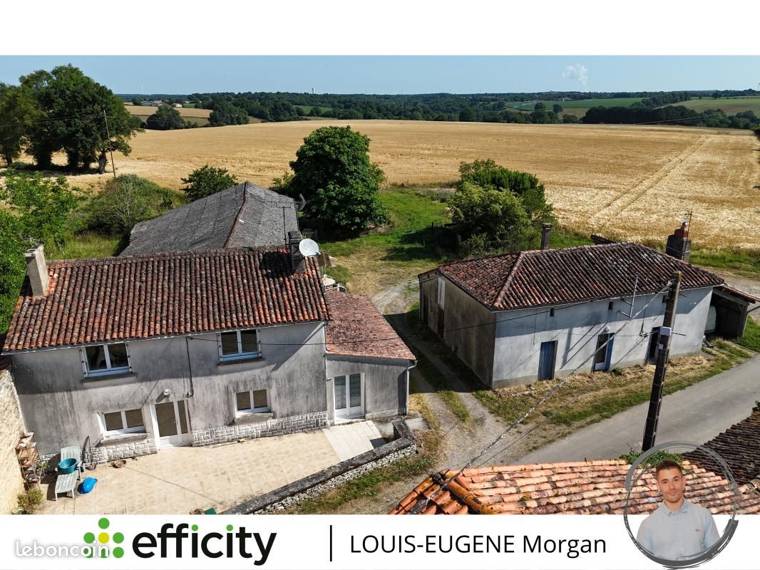 Maison 6 pièces 189 m² · à Charroux · 189 m² · 86 500 €
