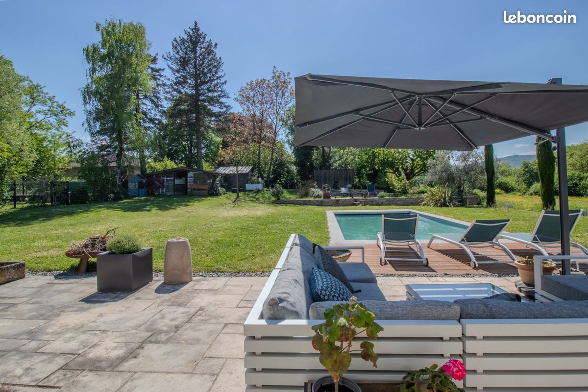 Maison 9 pièces 266 m² · à Fontaines-Saint-Martin · 266 m² · 840 000 €