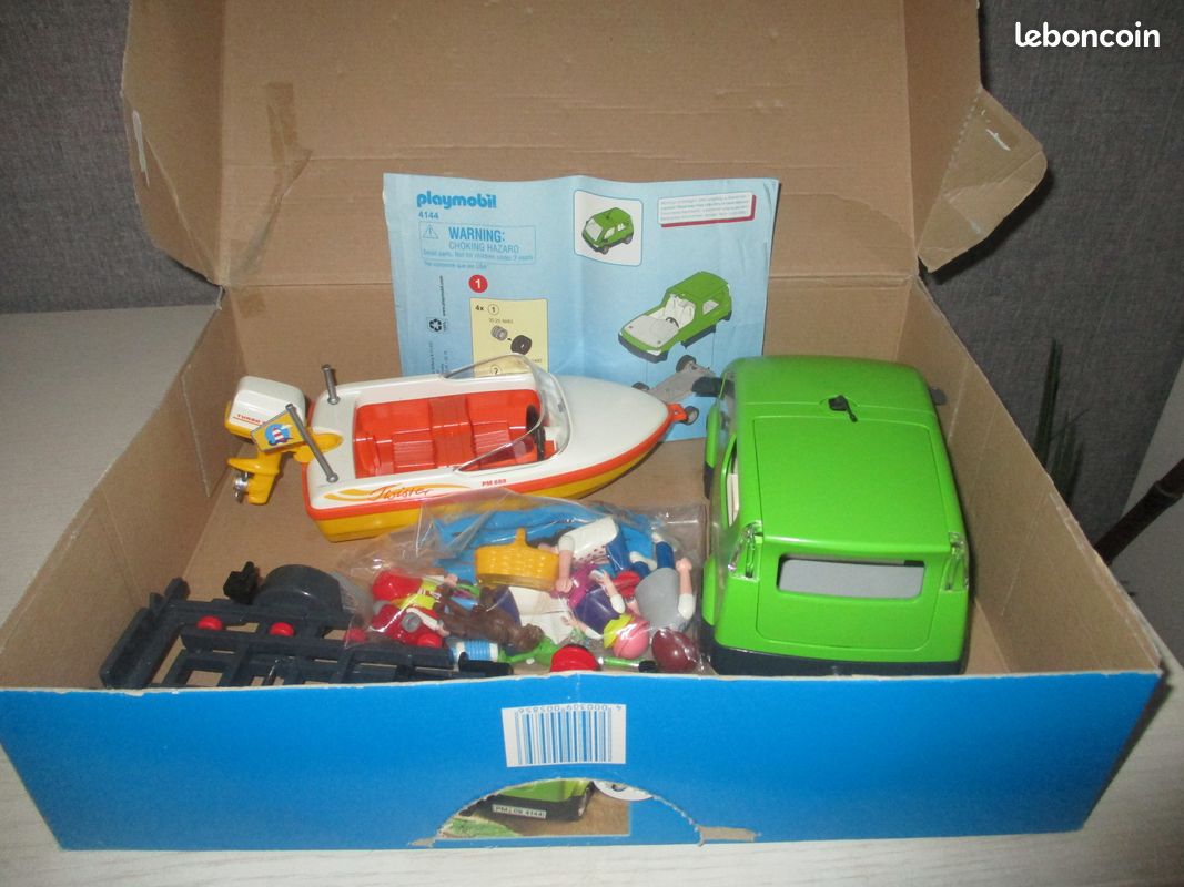 Playmobil 4144 - Voiture Familiale Avec Remorque Porte-bateaux, Neuf