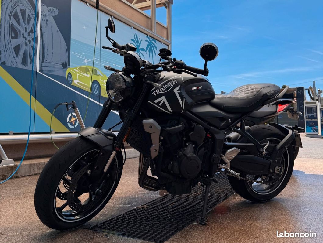 Triumph Trident 660 Matt Black (image 1)