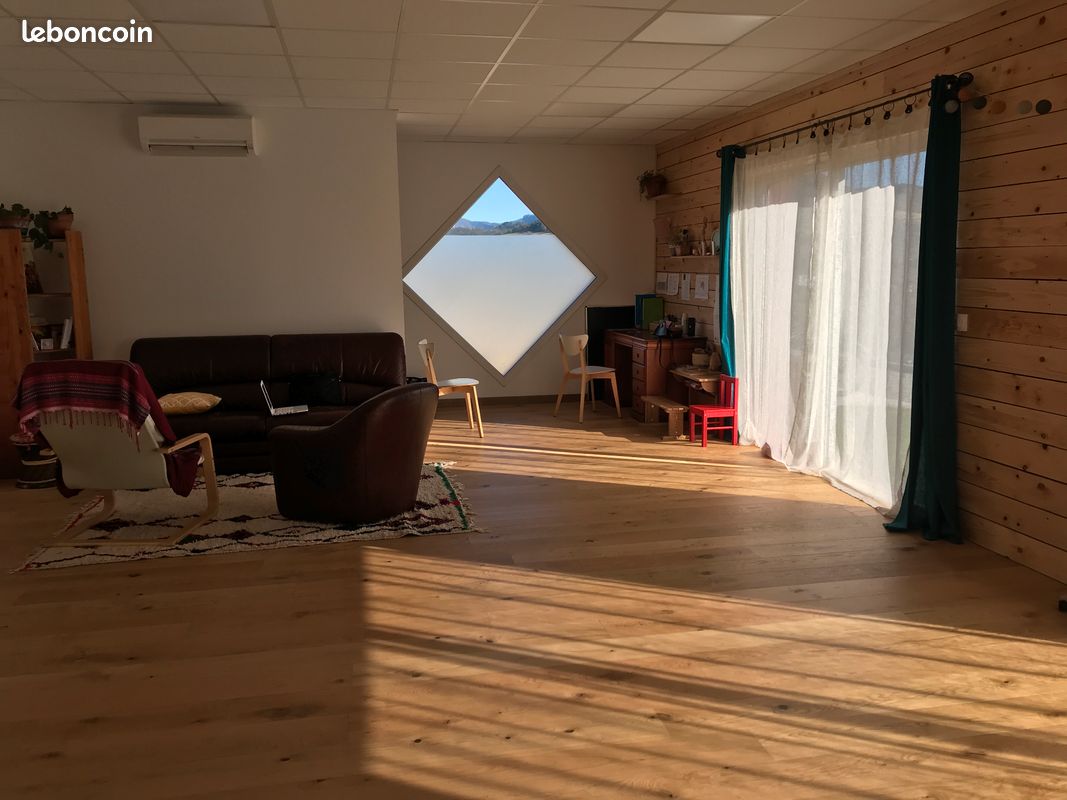 Locations salles-bureaux