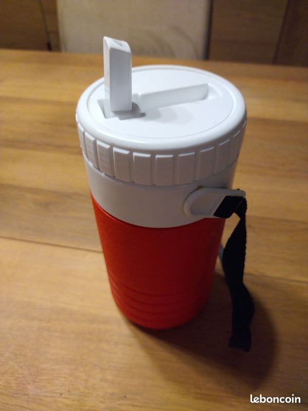 Refroidisseur de boissons Neuf jamais servi Igloo Laguna Gallon Red (image 2)