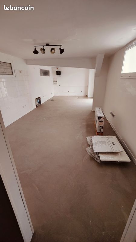 Local commercial (image 2)