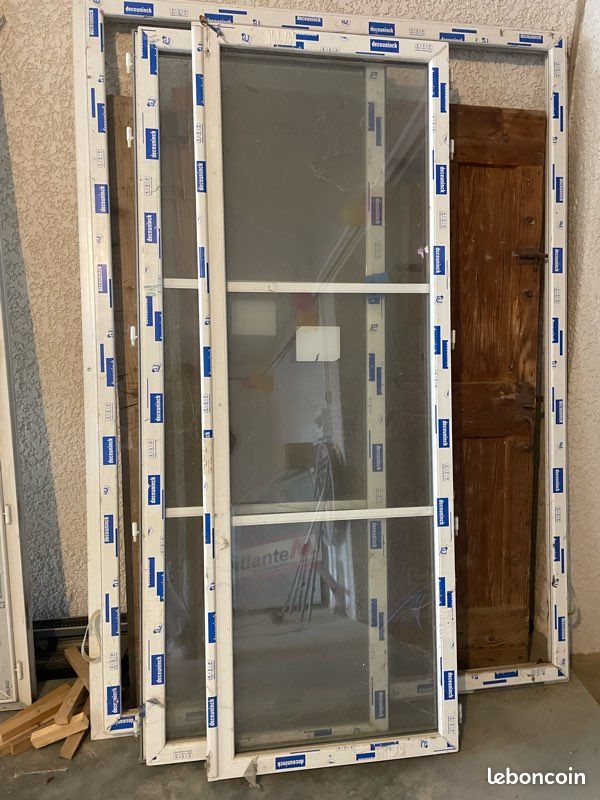 Fenêtre 2 vantaux à la française PVC double vitrage (image 1)