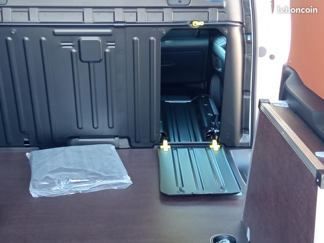 Toyota Proace City FOURGON MEDIUM 1.5L 130 D-4D BVA START+PACK CONFORT+3 PLACES MODUWORK+CARPLAY+... (image 9)