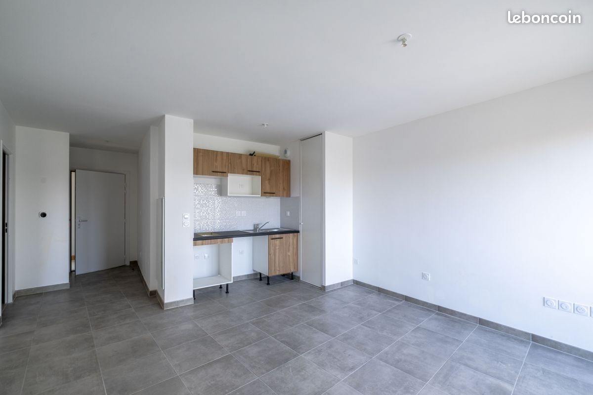 Appartement 2 pièces 42 m² · à Lacroix-Falgarde · 42 m² · 650 €/mois