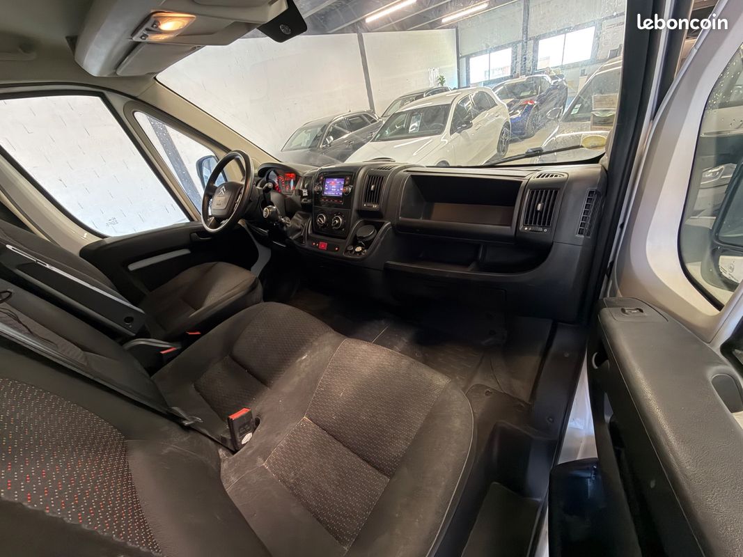 Citroën JUMPER FOURGON L2H2 Club 2.2 BlueHDi 140Ch / TVA RECUPERABLE / CAMERA DE RECUL / REGULATEUR DE VITESSE / RADARS AV & AR (image 10)