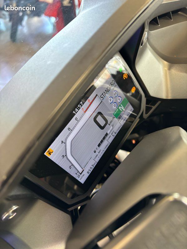 Honda Forza 750 Gris – 2023 | 8 590 km | Garantie constructeur jusqu’en 2028 (image 8)