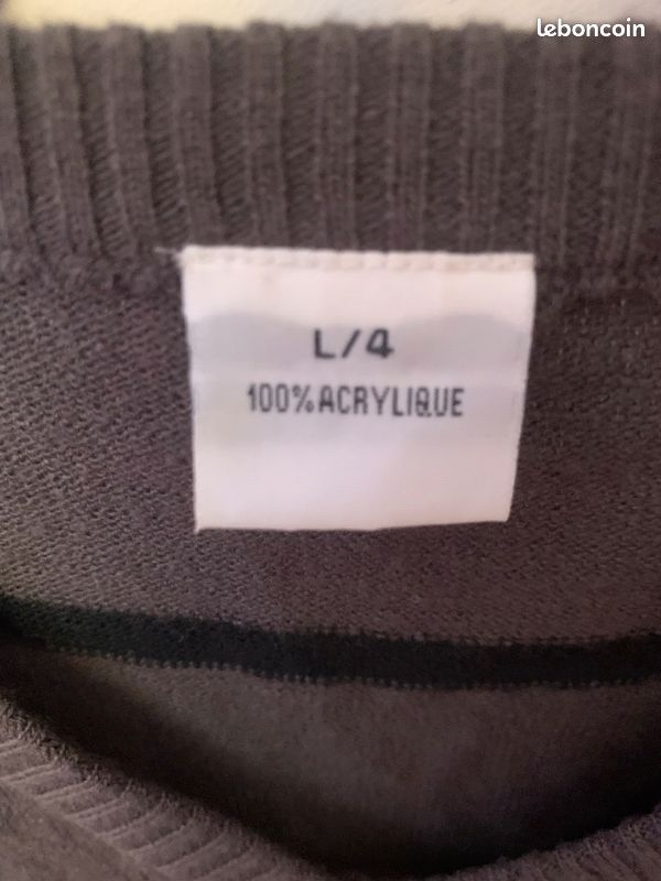 Pull en V (image 2)