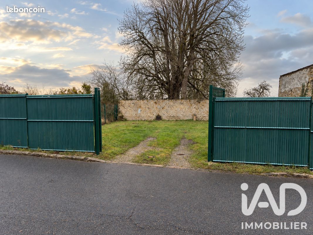 Terrain 298 m² · à Aincourt · 298 m² · 60 000 €