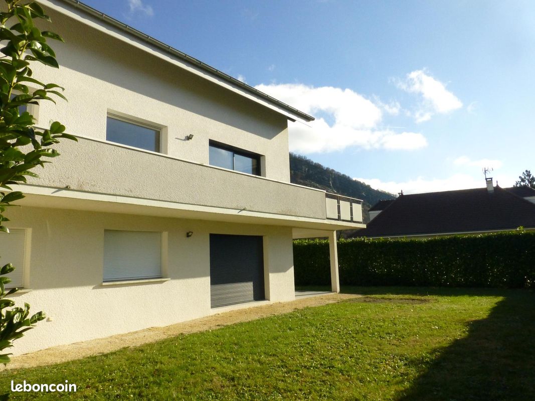 Appartement 4 pièces 115 m² · à Voreppe · 115 m² · 1 404 €