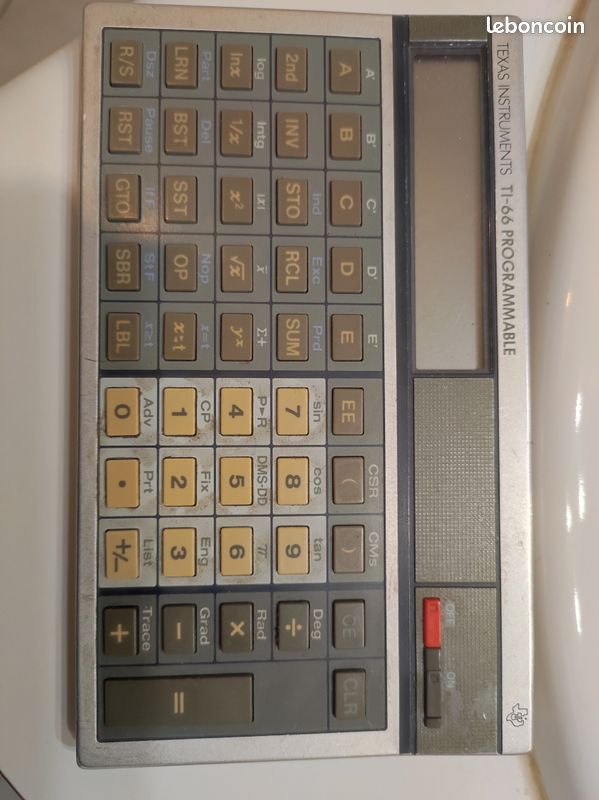 Calculatrice Texas Instruments TI-66 – Modèle Vintage, état Fonctionnel, écran LCD