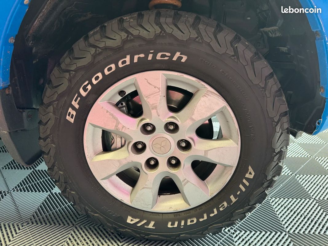 Mitsubishi PAJERO 3.2 DID 200ch (image 33)