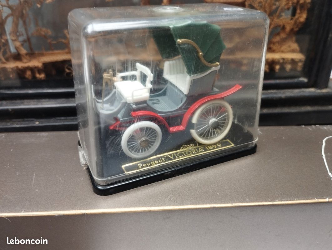 Modèle Réduit Renault 1899 Safir 1/43 - Échelle 1:43 - Occasion Bon état Sans Boîte