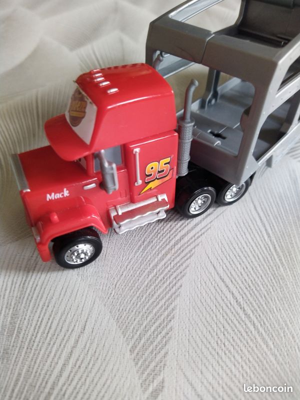 Jouet. Camion Cars 3 Mack. Mattel Pixar (image 2)
