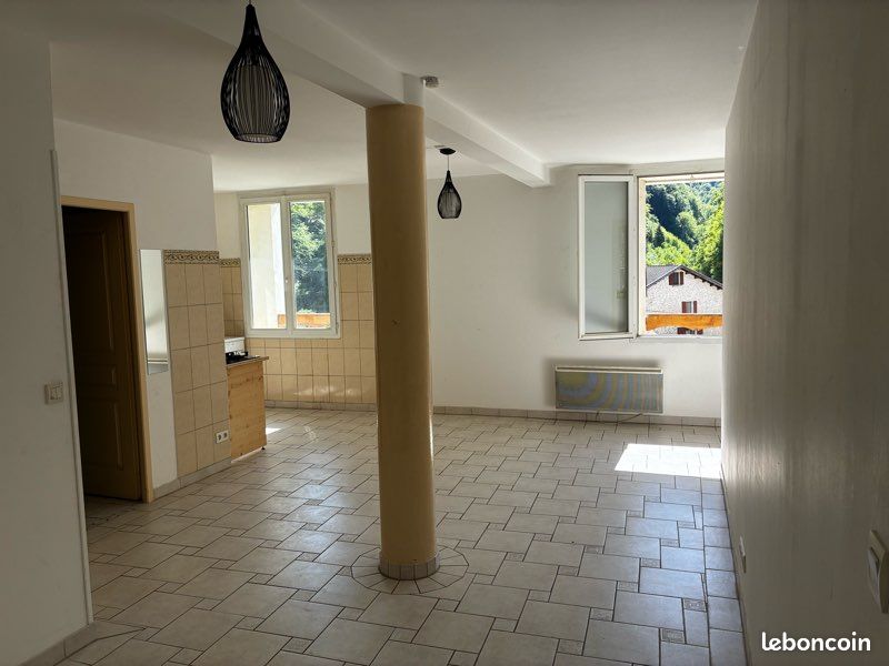Appartement 3 pièces 55 m² · à Rencurel · 55 m² · 83 000 €