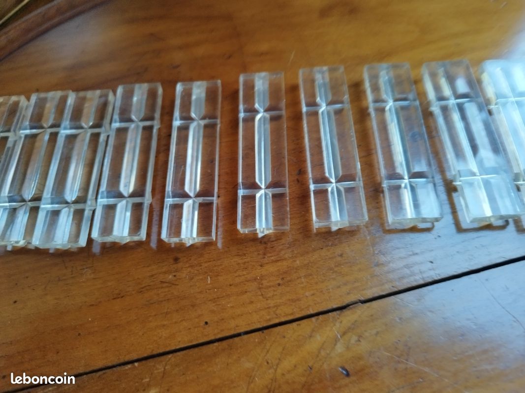 Lot De 12 Portes-couteaux Anciens En Plastique - Couleurs Vintage - Occasion