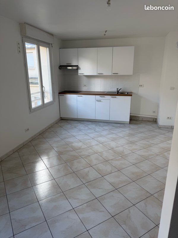 Appartement 1 pièce 27 m² · à Le Plessis-Belleville · 27 m² · 120 000 €