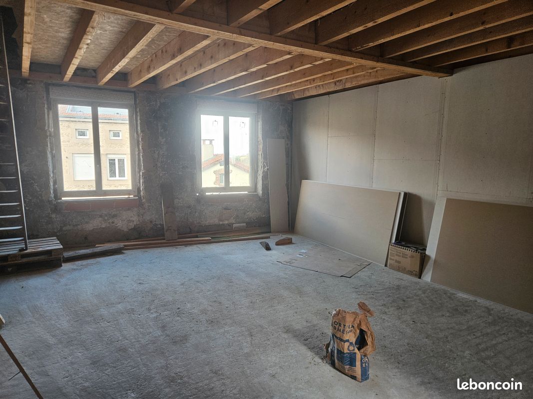 Appartement 2 pièces 63 m² · à Saint-Just-Malmont · 63 m² · 65 000 €