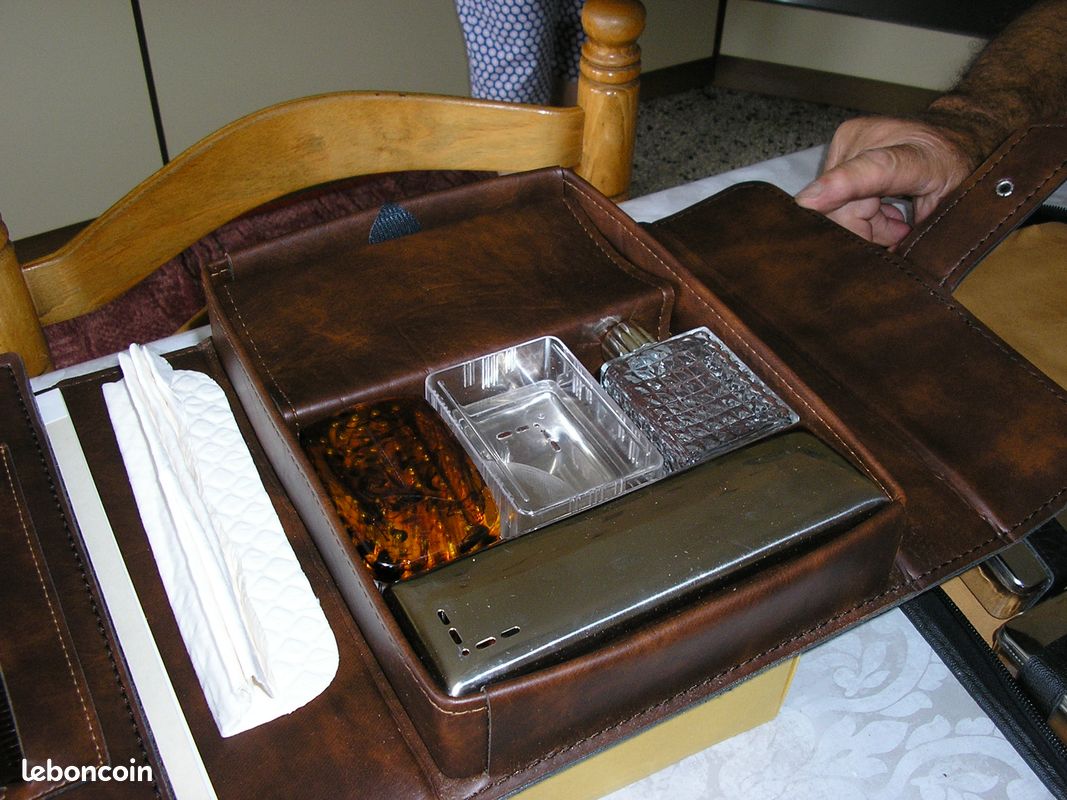 Trousse toilette cuir (image 2)