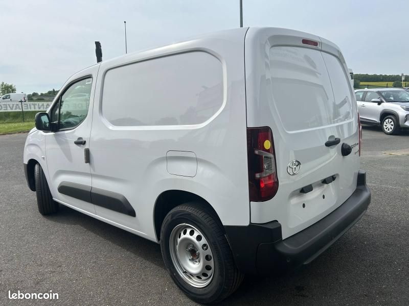 Toyota PROACE CITY Medium Electric 136ch 50 kWh Start Confort 3P MY25 (image 12)