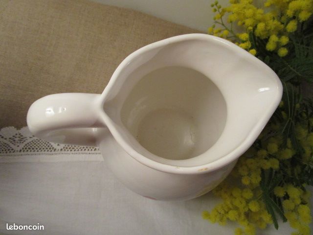 PICHET en FAIENCE ? BLANCHE DECOR TULIPES DES ANNEES 70 (image 7)