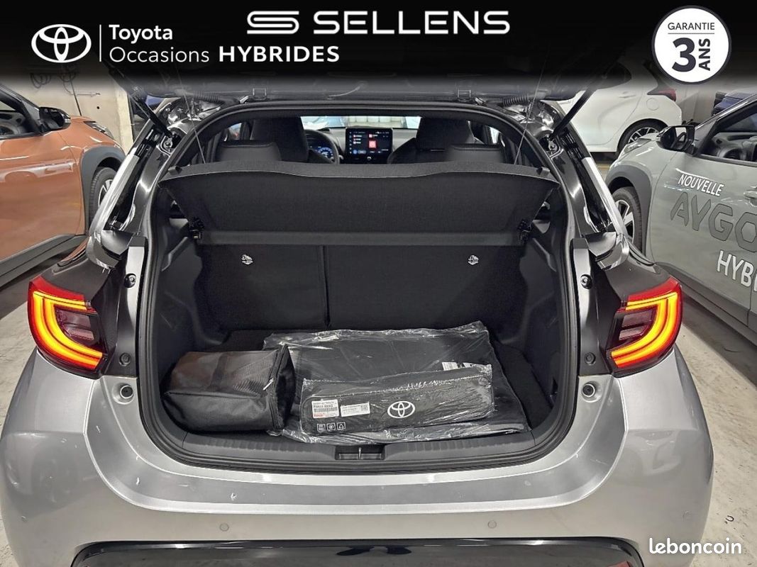 Toyota Yaris 130h Collection 5p MY25 (image 10)