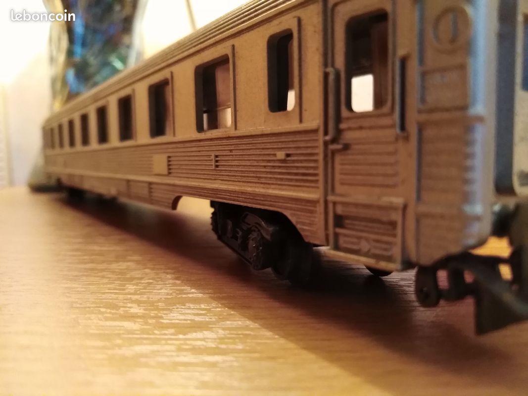 Wagon De Voyageurs Gégé Complet - Sans Casse, Aménagé, Couleur Noir/Vert