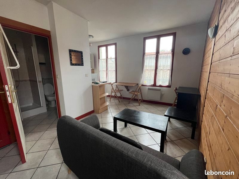 Appartement 1 pièce 23 m² · à Fontenay-le-Comte · 23 m² · 375 €/mois