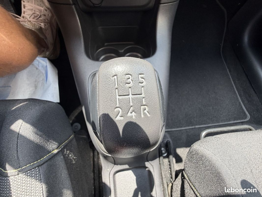 Citroen C3 PURETECH 68CH LIVE E6.D-TEMP 105G (image 29)