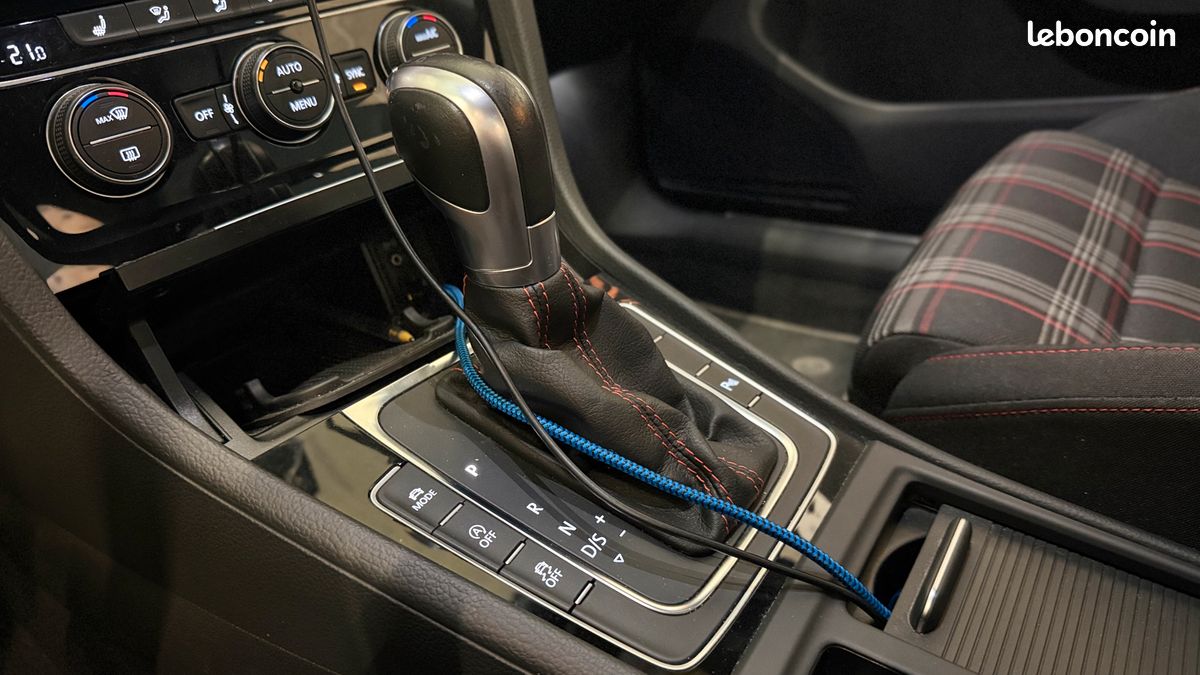 VOLKSWAGEN GOLF GTI 2.0 TSI 230 DSG6 5p - Garantie 6 mois / Siège chauffant / Bleu métallisé / Virtual Cockpit / Phares full LED (image 11)