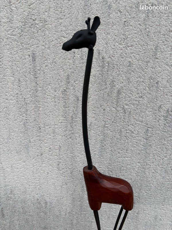 Girafe décorative en fer et bois (image 2)