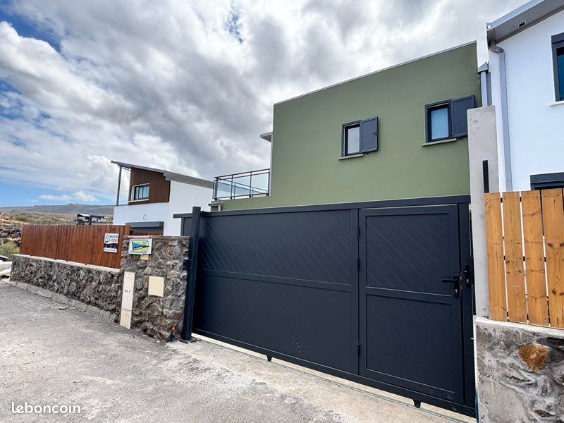 Maison 5 pièces 140 m² · aux Trois-Bassins · 140 m² · 819 000 €