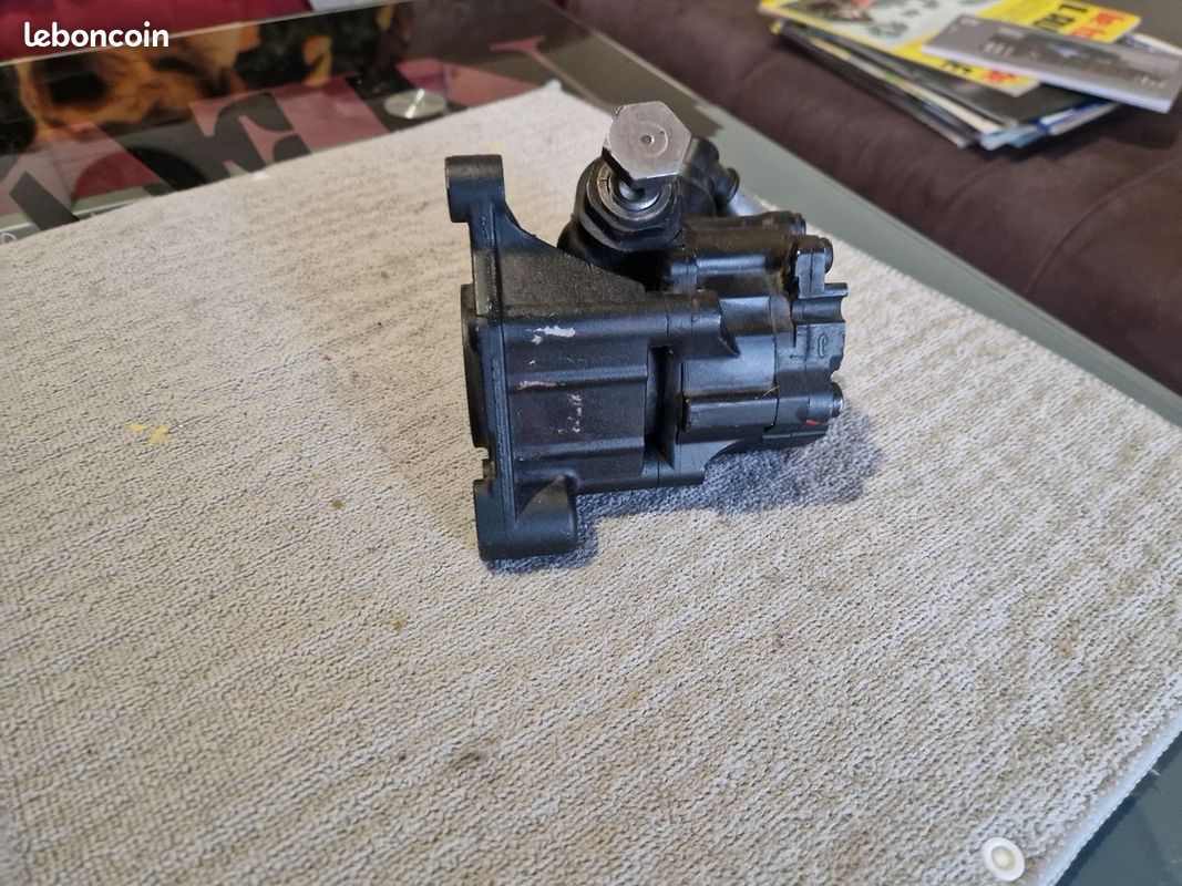 Pompe de Direction Assistée Audi S6 C6 5.2 V10 (image 2)