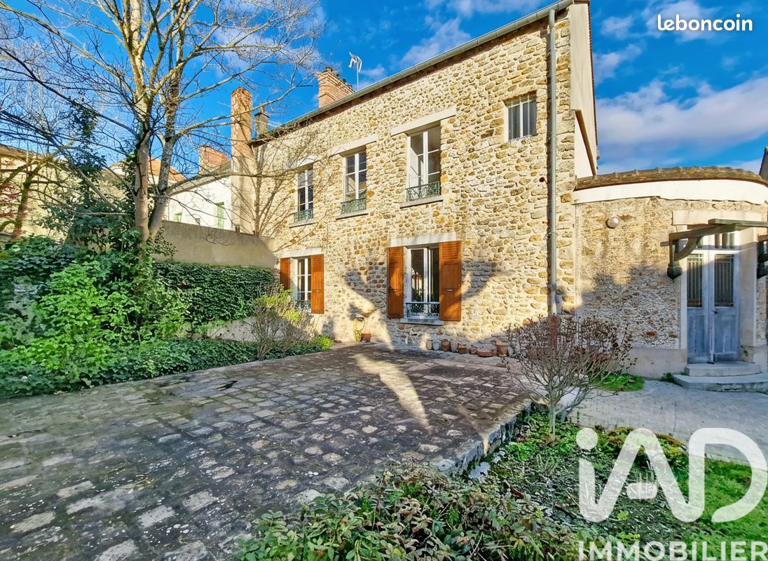 Maison 11 pièces 220 m² · à Briis-sous-Forges · 220 m² · 530 000 €