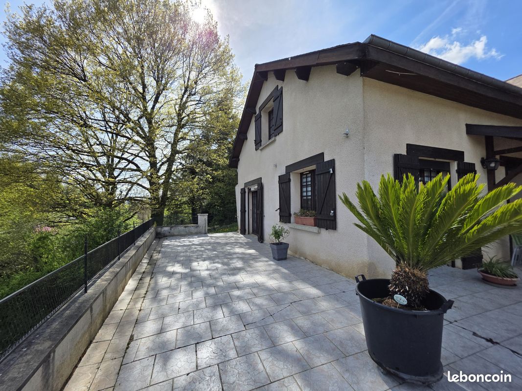 Maison 7 pièces 172 m² · à Sedan · 172 m² · 241 000 €