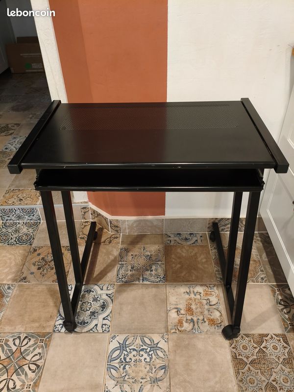 Bureau (image 1)