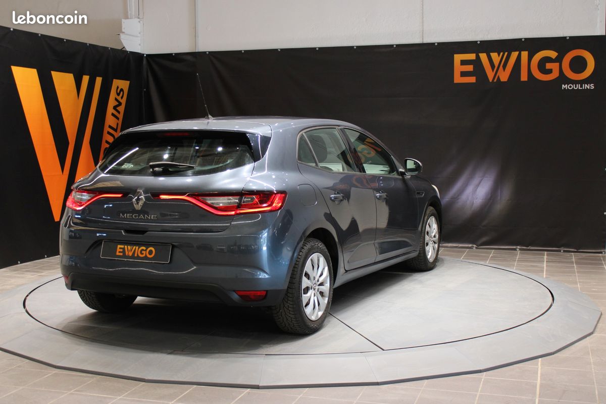 RENAULT MEGANE 4 - 1.2TCE 100 ENERGY LIFE - BLUETOOTH - SUIVI D'ENTRETIEN COMPLET - REGULATEUR - ANTIBROUILLARD Av (image 8)
