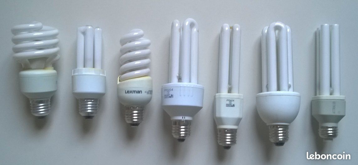 Lot de 9 ampoules basse consommation culot à vis E27) (image 1)