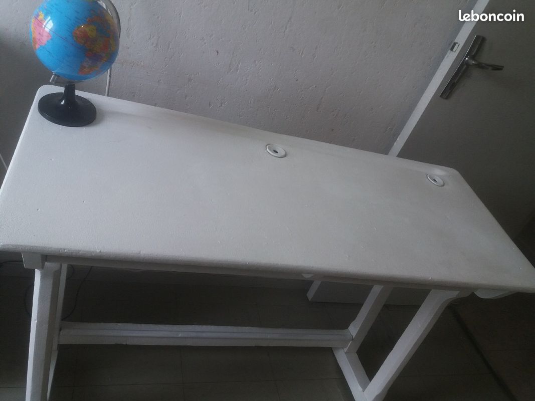 Bureau (image 2)