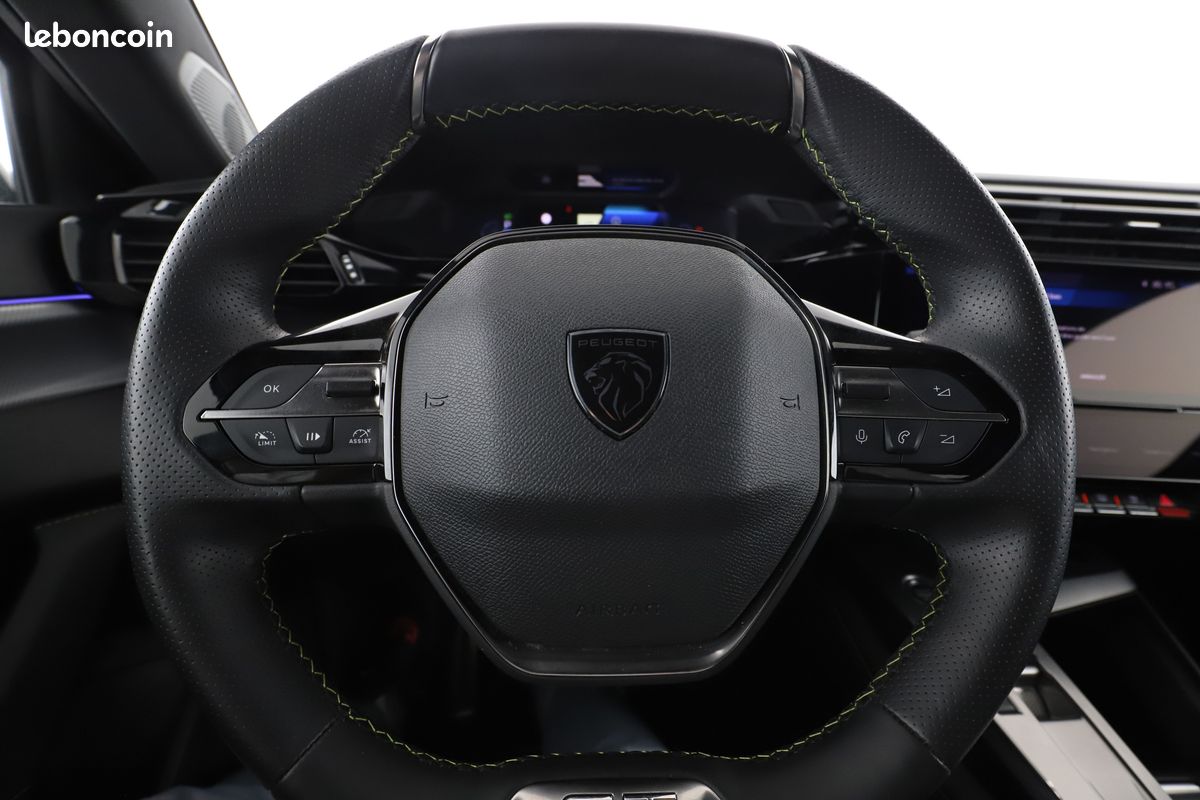 Peugeot 408 1.6 PHEV First Edition e-EAT8 225 ch (image 17)