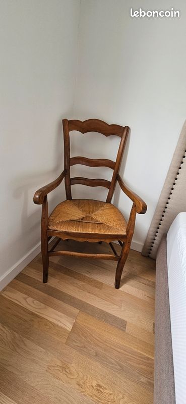 Fauteuil ancien paillé (image 1)