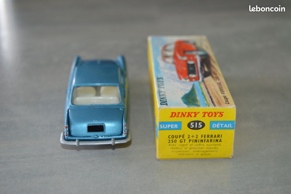 Dinky Toys - 1:43 - FERRARI 250 GT Coupé 2+2 Pininfarina