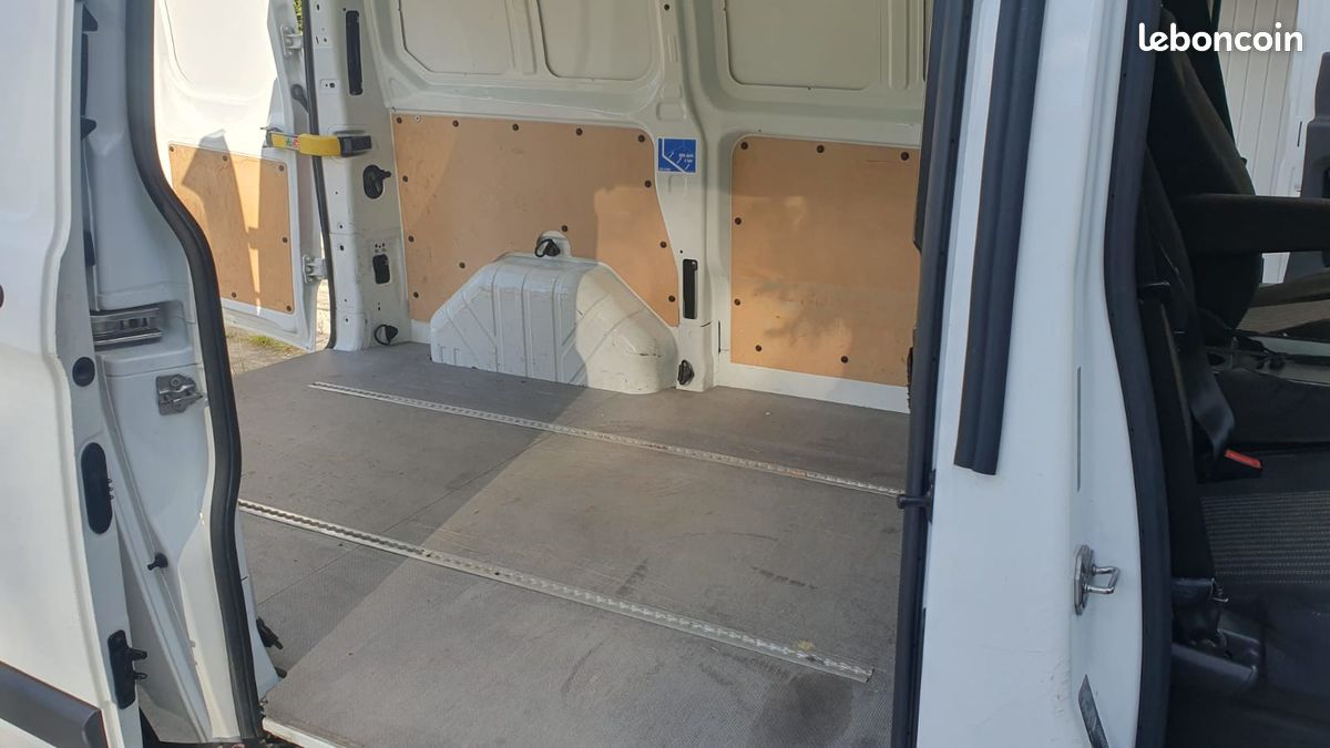 Ford Transit Custom L1H1 compact 2.0l TDCI 131ch kit courroie NEUF suivi complet depuis sron origine climatisation radar stationnement avant arrière barres de toir escamotables d'origine bluetooth (image 4)