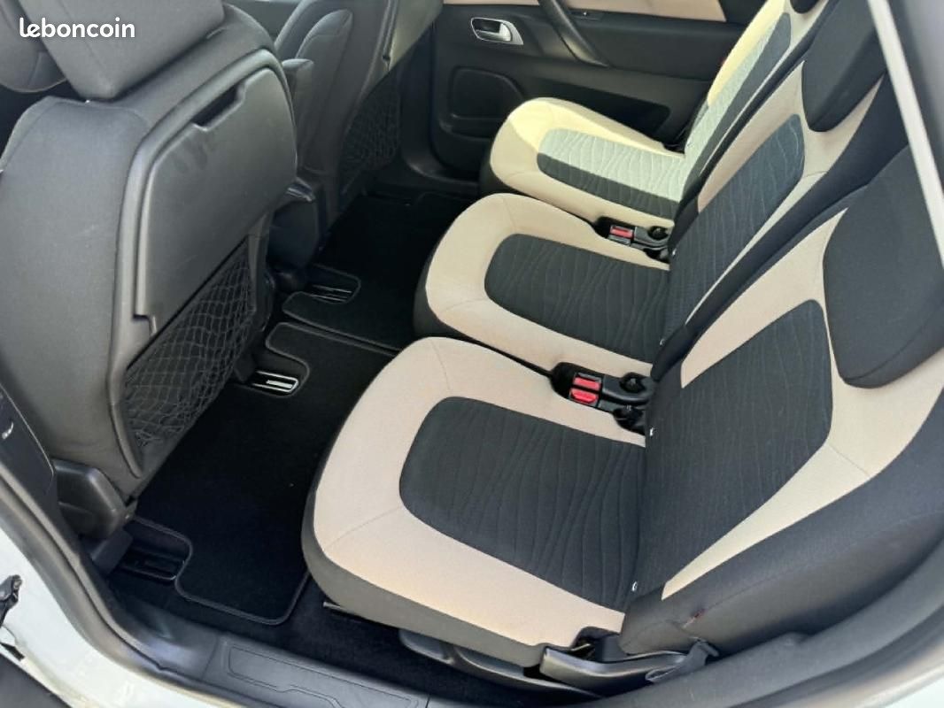 Citroën C4 Picasso e-HDi 115 Attraction (image 6)