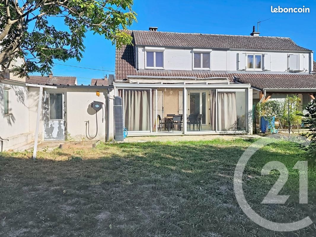 Maison 4 pièces 102 m² · à Riom · 102 m² · 219 000 €